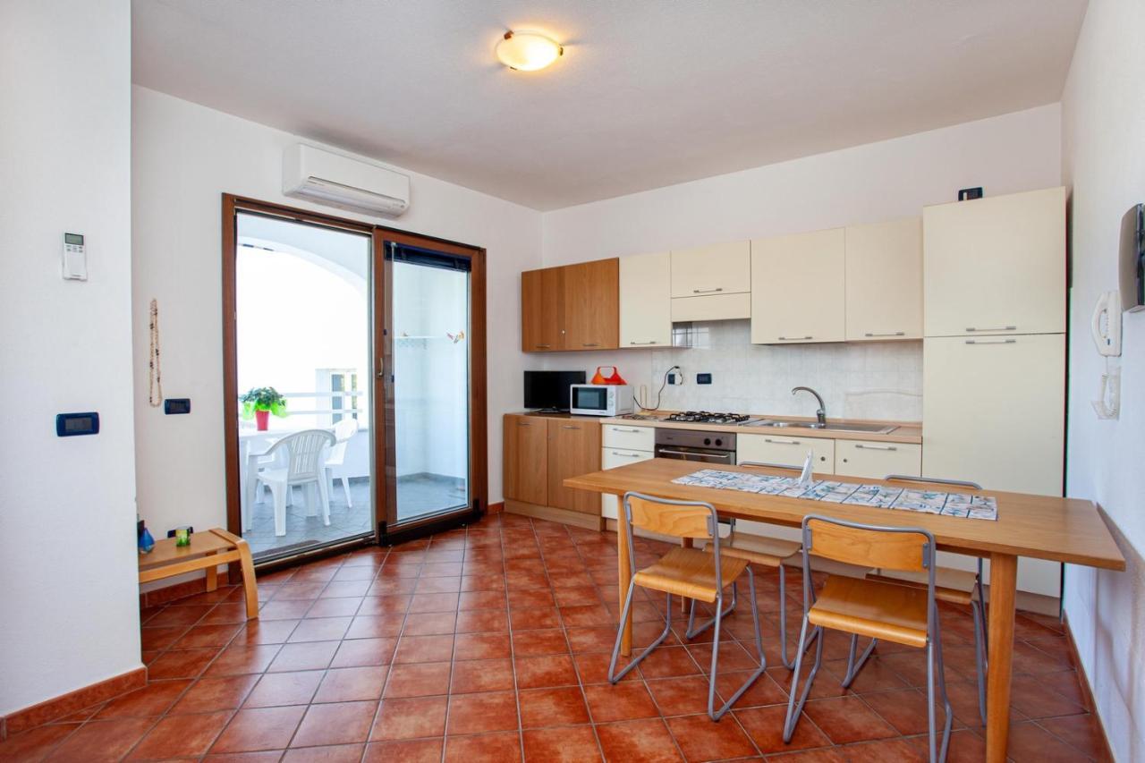 Апарт отель Le Residenze Blu Sardinia Ла-Калетта Экстерьер фото