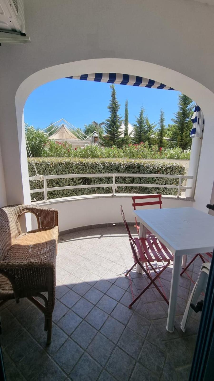 Апарт отель Le Residenze Blu Sardinia Ла-Калетта Экстерьер фото